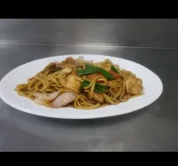 Tallarín Saltado de Pollo (Colación)